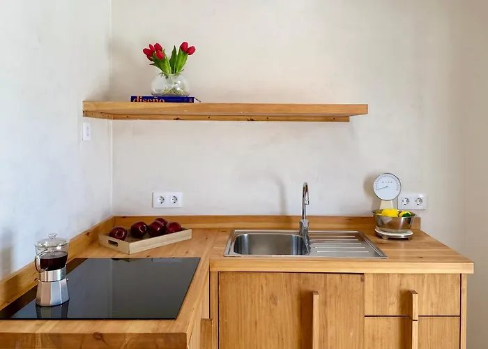 Canaryislandshost L Orilla * Famara