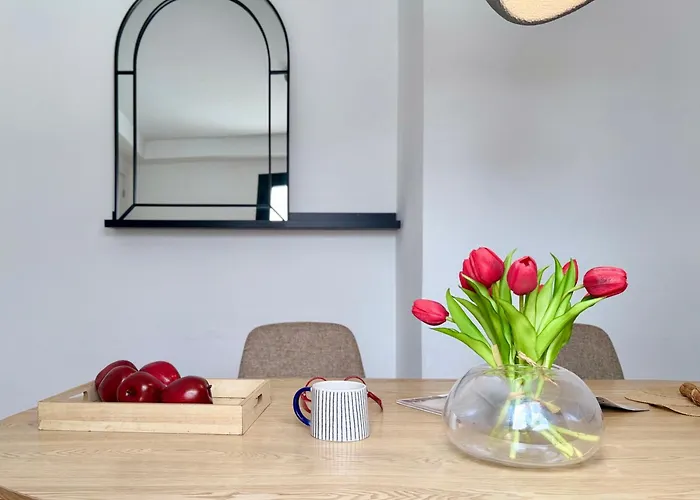 Canaryislandshost L Orilla