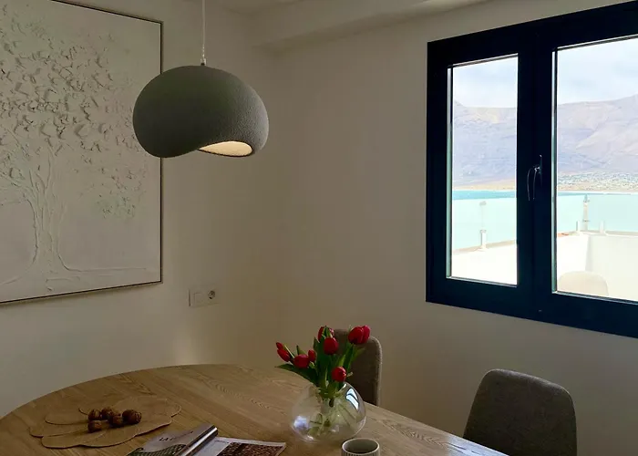 Canaryislandshost L Orilla *